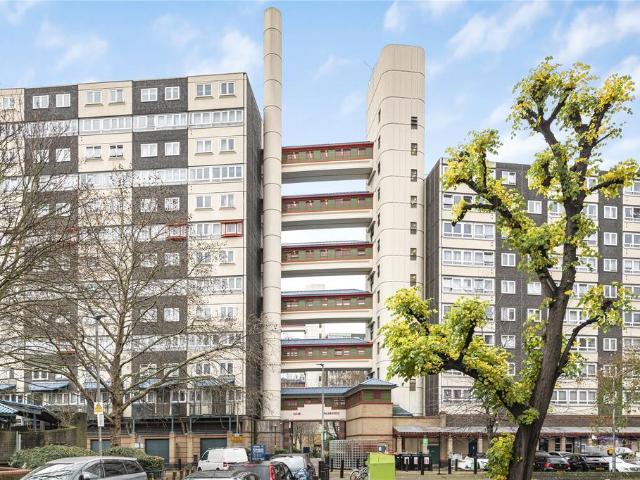 Flat for sale in Clapham Junction, Cat Hill