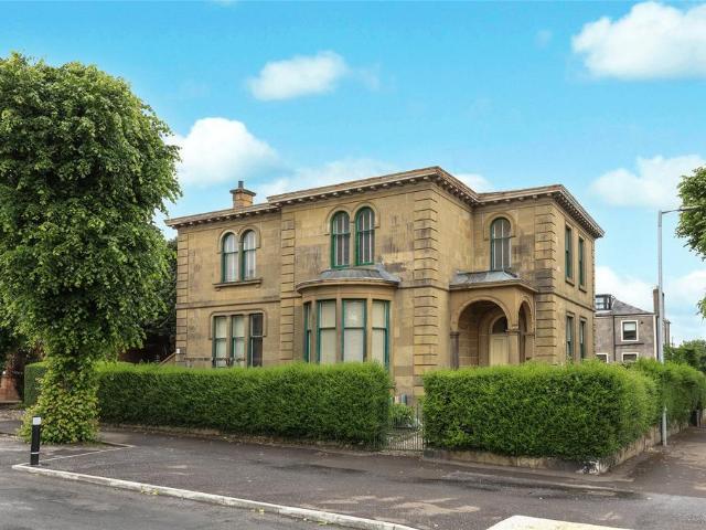 Flat for sale in Greenock, Scotland