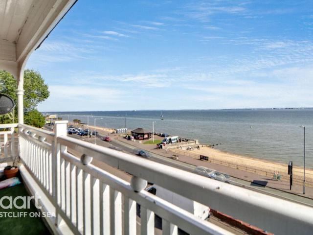 Flat for sale in Westcliff-on-sea, Milton