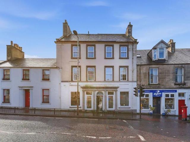 Flat for sale in Lanark, Scotland
