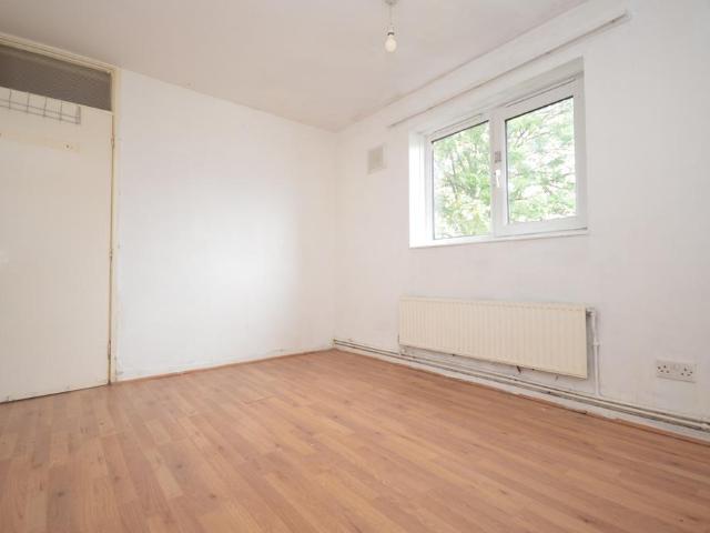 Flat for sale in West Ham, Greater London