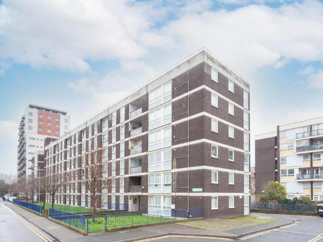 Flat for sale in Hoxton, De Beauvoir Town