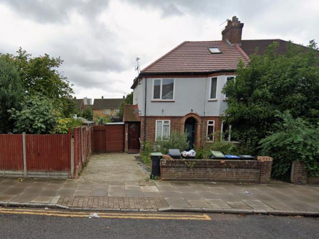 Flat for sale in Ponders End, Greater London