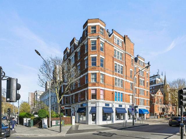 Flat for sale in Shepherd's Bush, Greater London