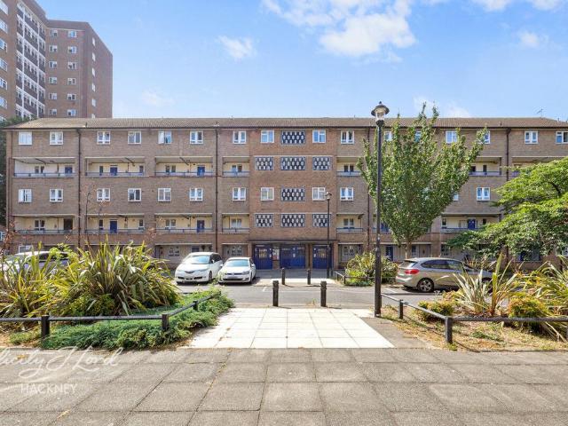 Flat for sale in South Hackney, Greater London