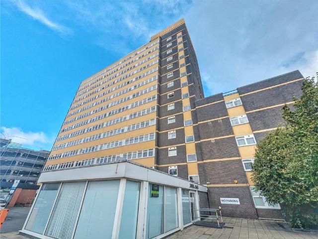 Flat for sale in Bootle, Sefton