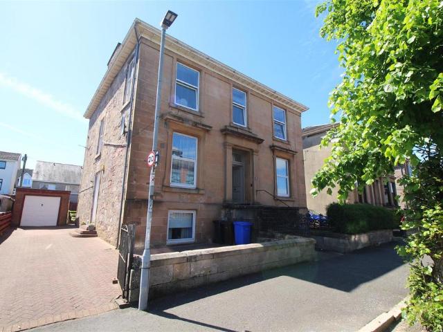 Flat for sale in Greenock, Scotland
