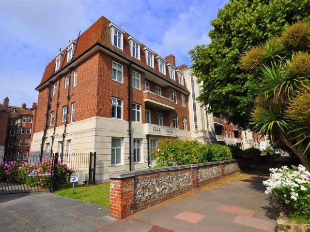 Flat for sale in Eastbourne, East Sussex