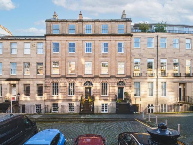 Flat for sale in Silvermills, New Town