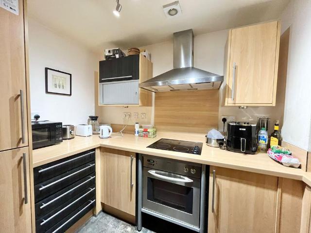 Flat for sale in Nangreaves, Wales