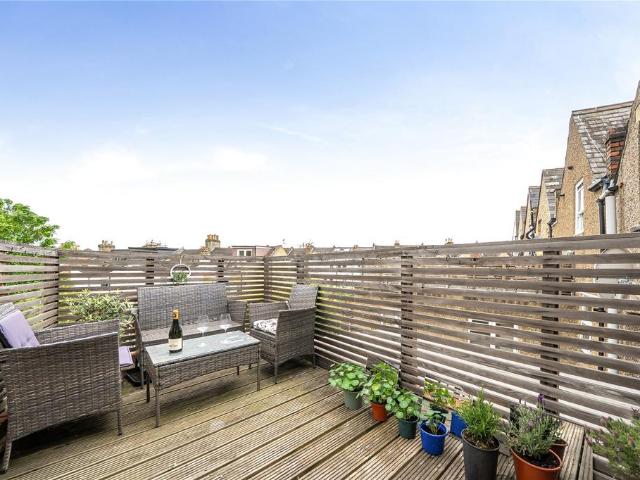 Flat for sale in London Borough of Lewisham, Lower Sydenham