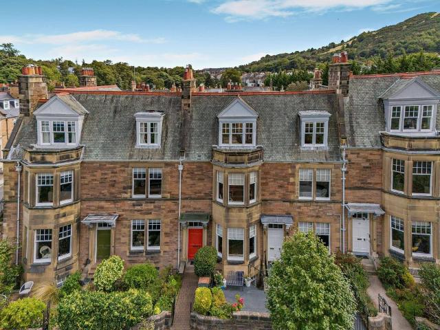 Flat for sale in Morningside, Scotland