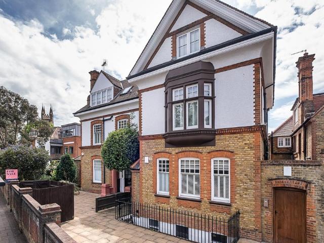 Flat for sale in Putney, Greater London