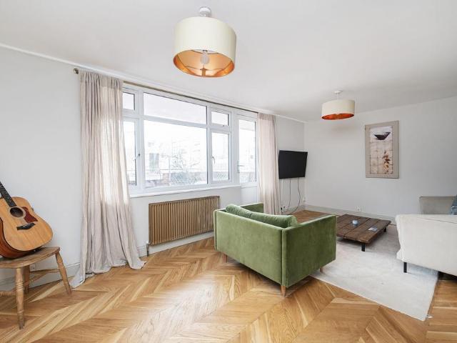 Flat for sale in St. George in the East, Shadwell