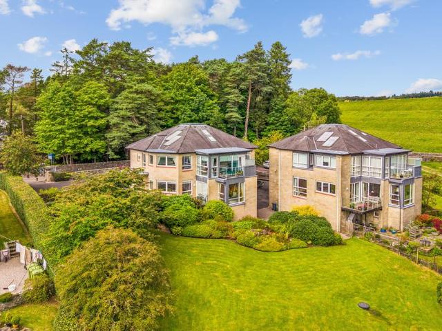 Flat for sale in Milngavie, Scotland