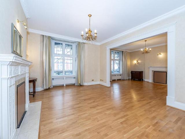 Flat for sale in Marylebone, Greater London