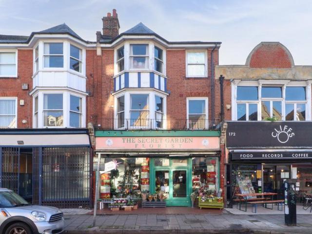 Flat for sale in Cliftonville West, Acol