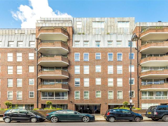Flat for sale in Chelsea, Greater London