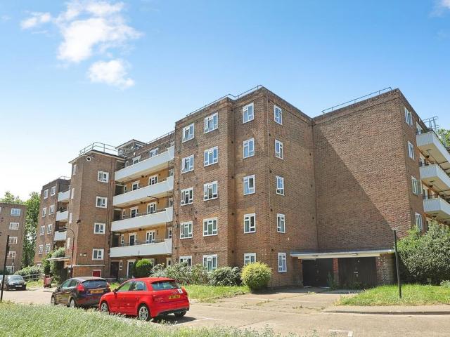 Flat for sale in Fulham, Greater London