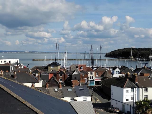 Flat for sale in Cowes, Isle Of Wight
