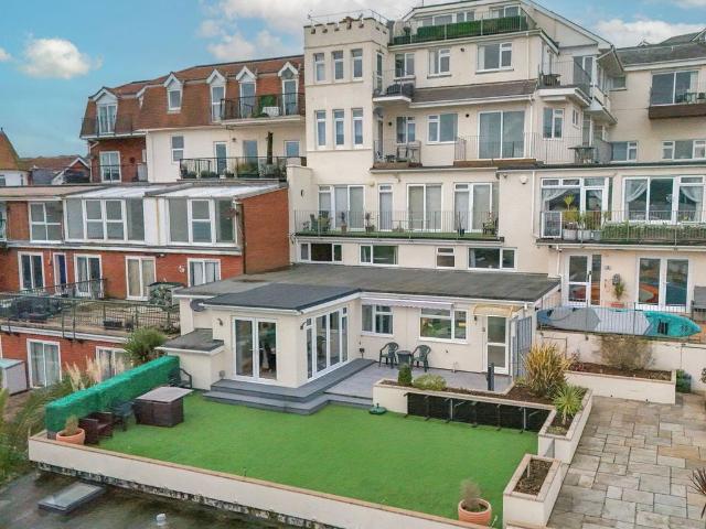 Flat for sale in Livermead