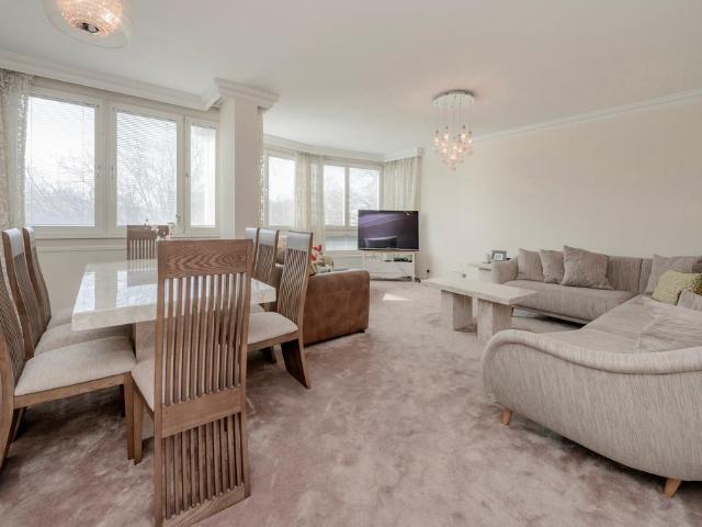 Flat for sale in Paddington, Greater London