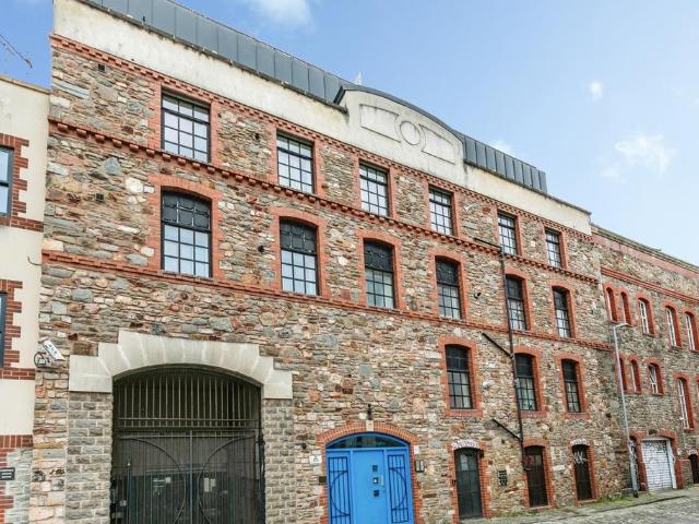 Flat for sale in Stokes Croft, Feckenham