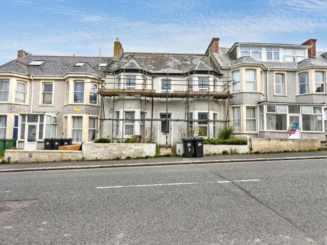 Flat for sale in Newquay, Cornwall