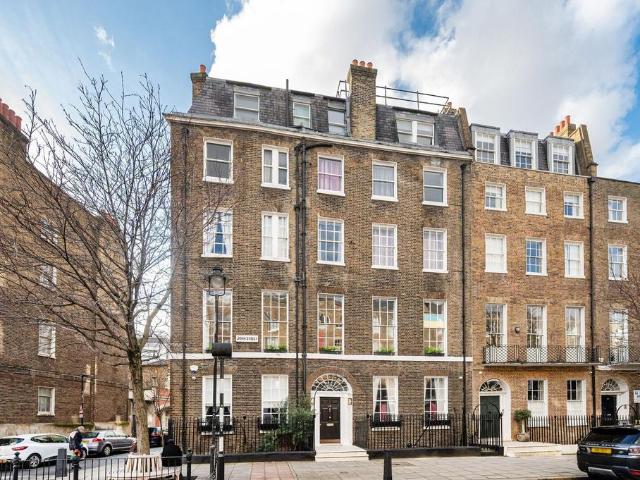 Flat for sale in Holborn, Greater London