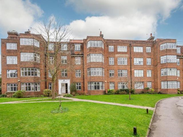 Flat for sale in Roehampton, Isle Of Man