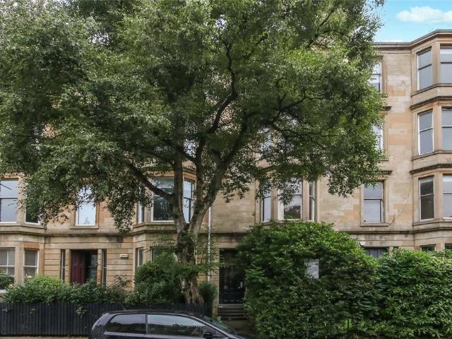 Flat for sale in Hillhead, Scotland