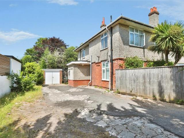 Flat for sale in Boscombe, Bournemouth