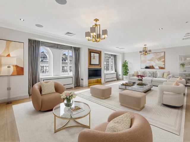 Flat for sale in Knightsbridge, Greater London