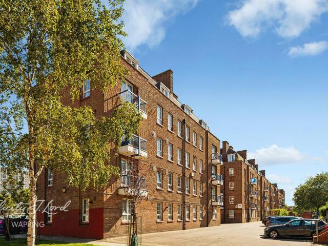 Flat for sale in St. George in the East, Greater London