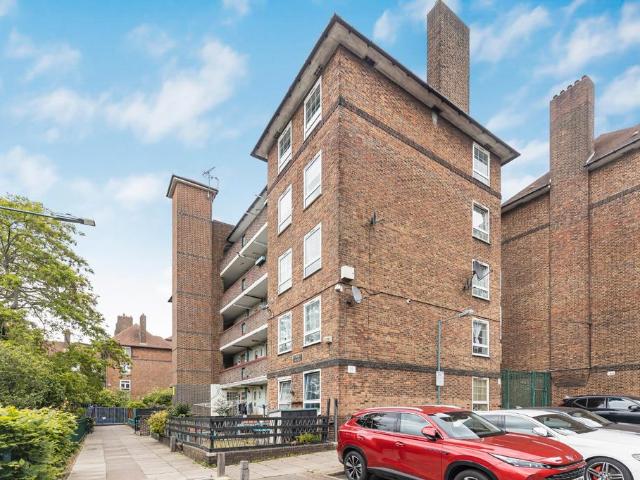 Flat for sale in Barnsbury, Greater London