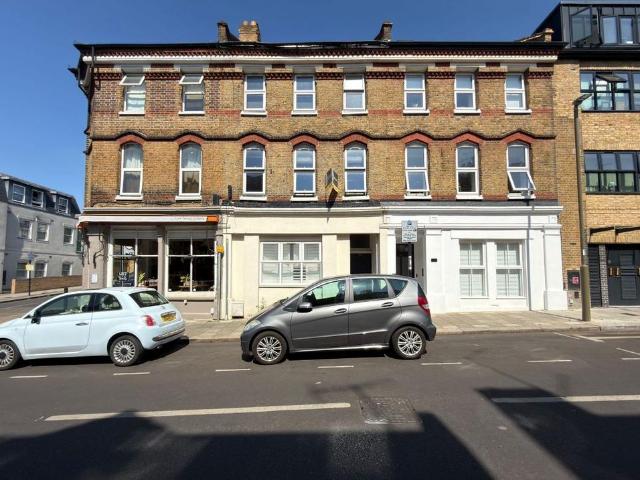 Flat for sale in Wandsworth, Greater London