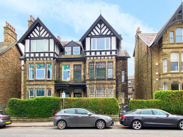 Flat for sale in High Harrogate, Harrogate