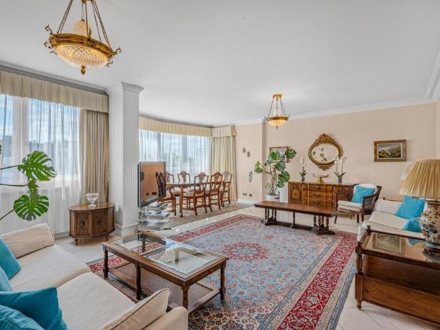 Flat for sale in Paddington, Greater London