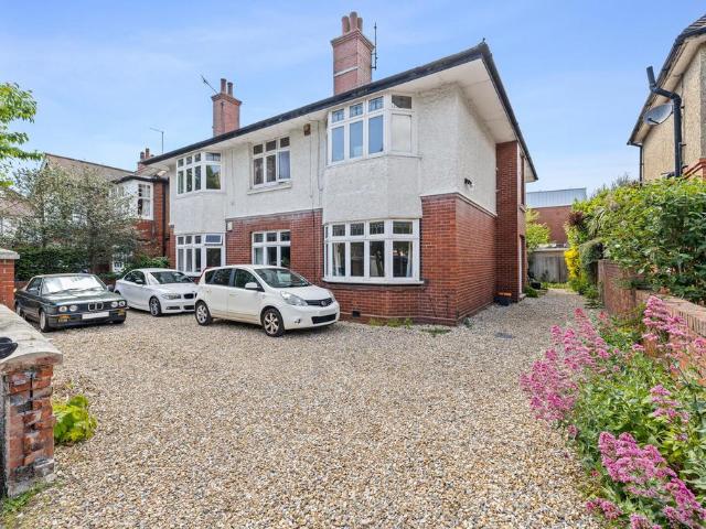 Flat for sale in Aldrington