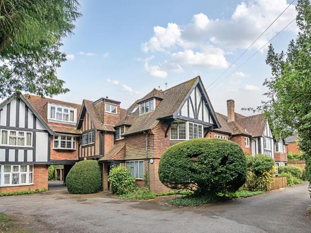 Flat for sale in Amersham