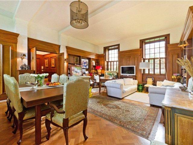 Flat for sale in Southfields, Greater London