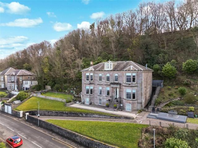 Flat for sale in Gourock, Scotland