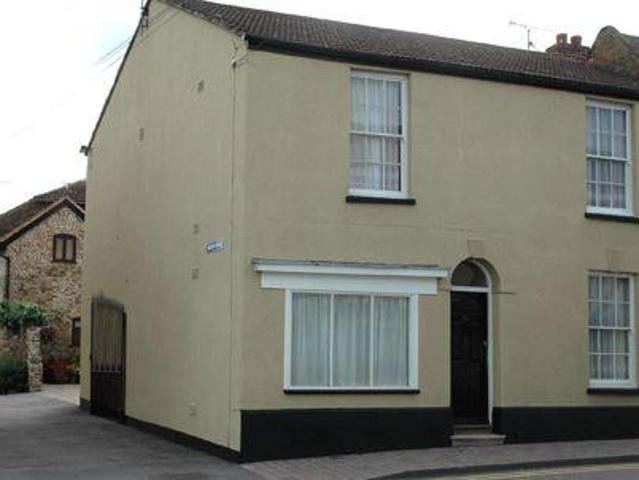 Flat for sale in Oad Street, Kent