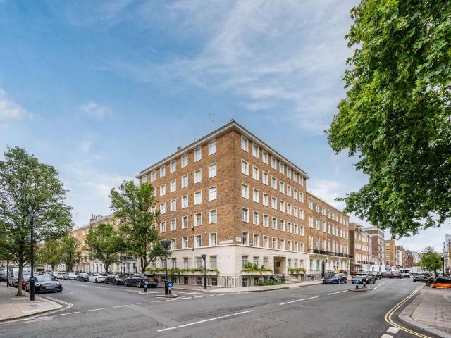 Flat for sale in Marylebone, Greater London