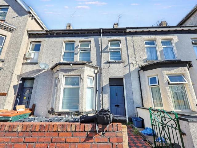 Flat for sale in Wales