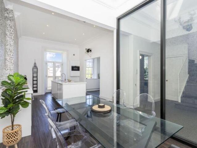 Flat for sale in Morningside, Scotland