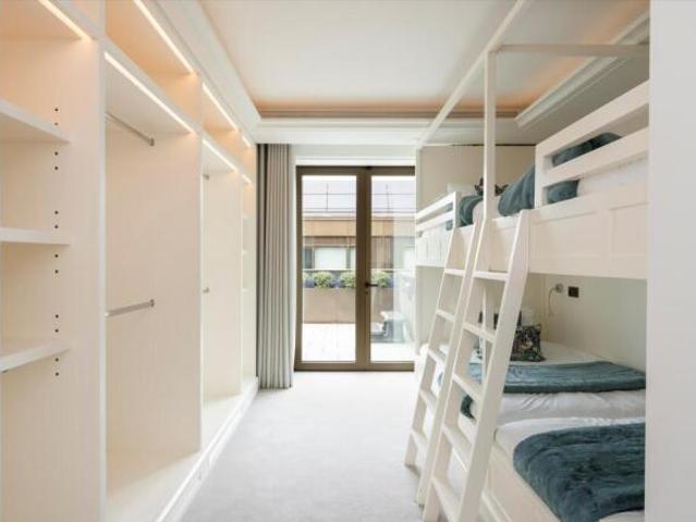 Flat for sale in Mayfair, Greater London