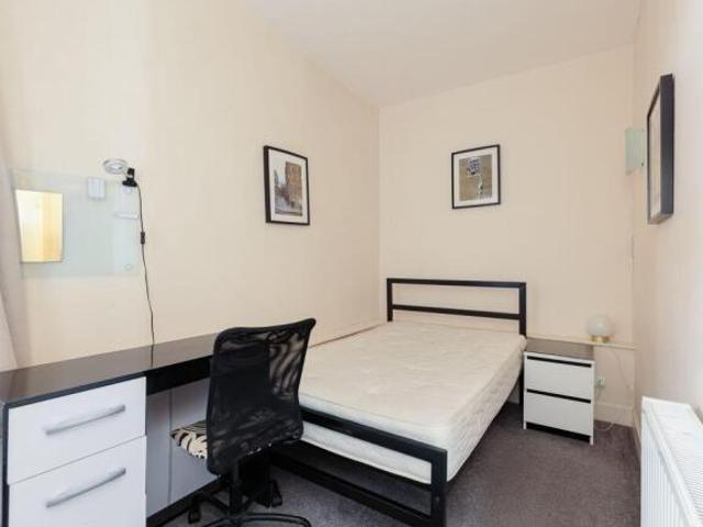 Flat for sale in Gorgie, Scotland