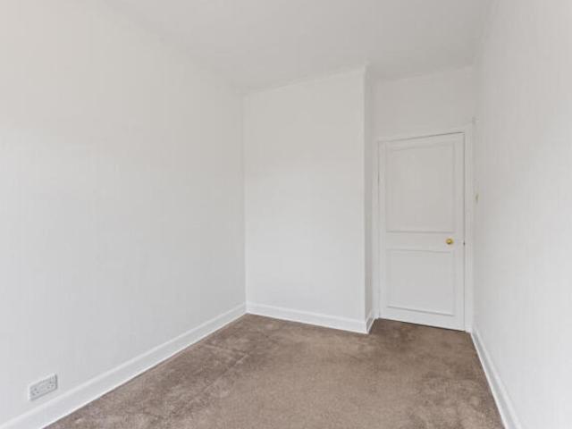 Flat for sale in Craiglockhart, Scotland
