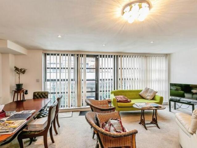 Flat for sale in Feckenham, City Of Bristol